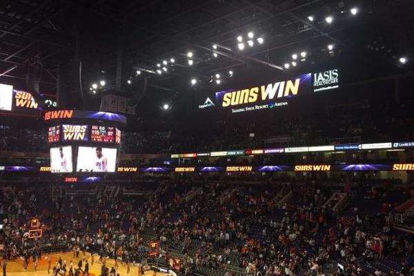 太阳队的主场是哪个体育场?